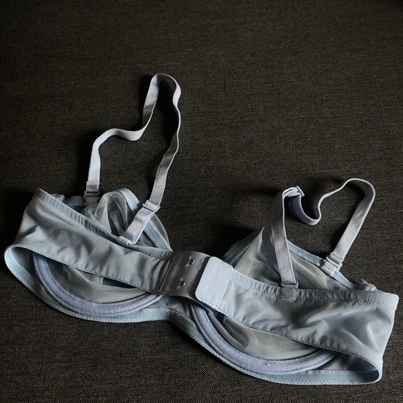 Ultra fine mesh SKIMS strapless bra - Picture 6 of 7